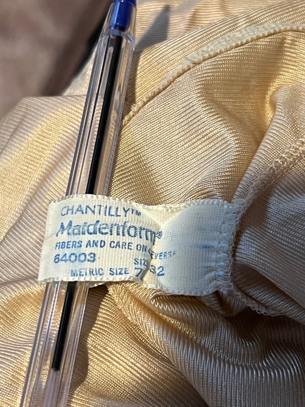 Vintage Maidenform Lace Chantilly Champagne Color Cami - Picture 8 of 12